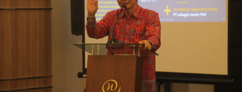 The Director General of Learning and Student Affairs Gives Public Lectures at Widyatama University