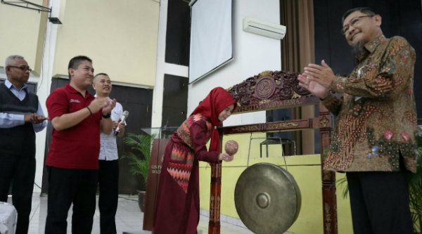 Ketua DPRD Jawa Barat Hadiri Pembukaan Career Day Universitas Widyatama