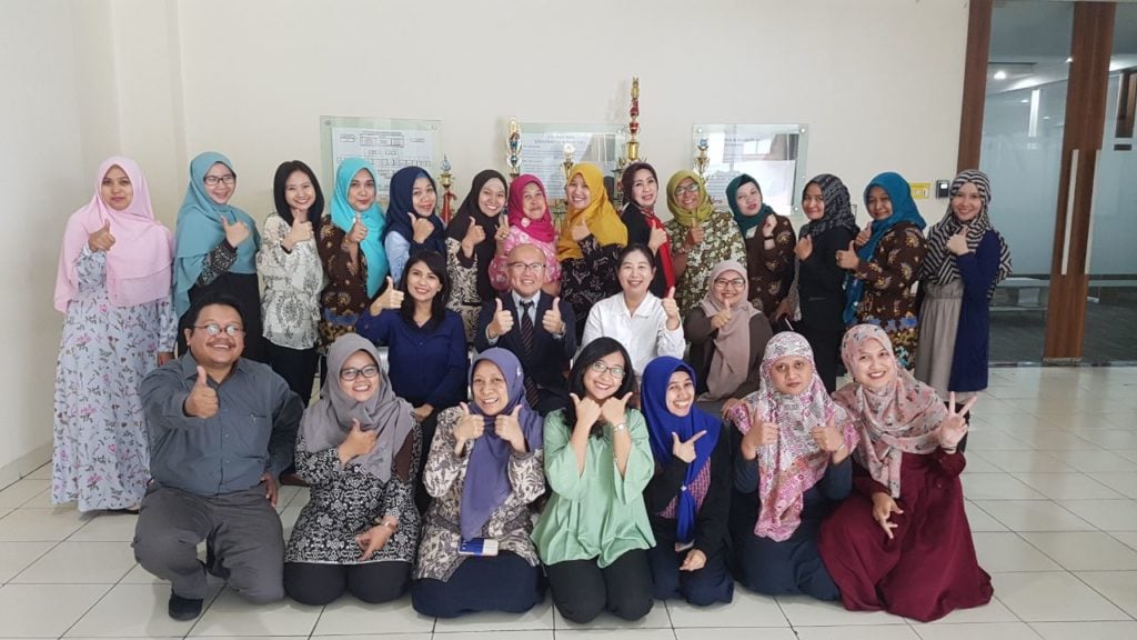 WhatsApp Image 2018 07 27 at 09.26.32 1024x576 - Profesor dari Osaka Sangyo University Jepang Isi Workshop di Widyatama