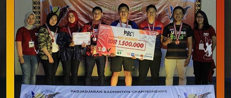 Atlet Bulutangkis Universitas Widyatama Berprestasi Juara 3 Pada ‘Padjadjaran Badminton Championship (Pbc) 2018’