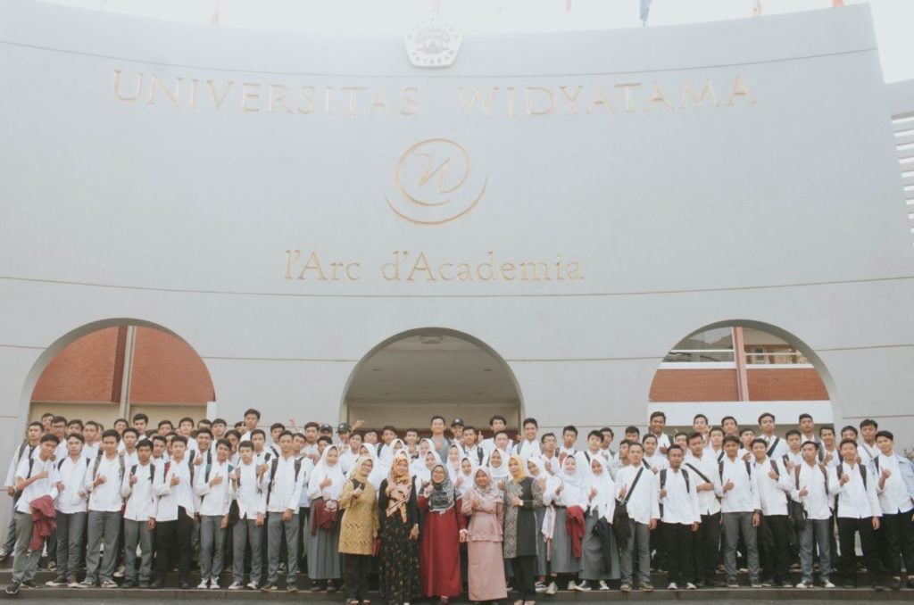 Hundreds of Vocational High School 5 Students along with accompanying teachers