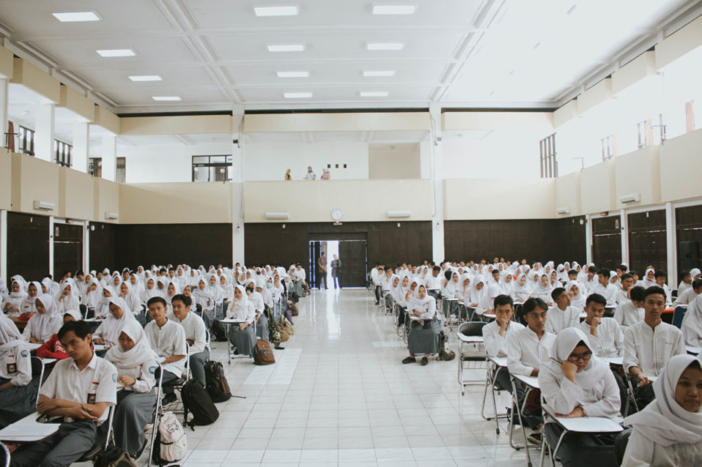 Hundreds of Vocational High School 5 Students take the TOEFL test Hundreds of Vocational High School 5 Students take the TOEFL test