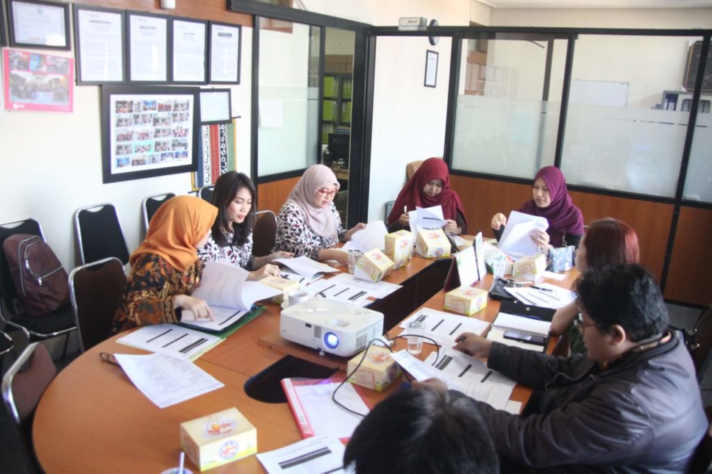 IMG 4780 1024x682 - Workshop Tinjauan Kurikulum Fakultas Bahasa Widyatama