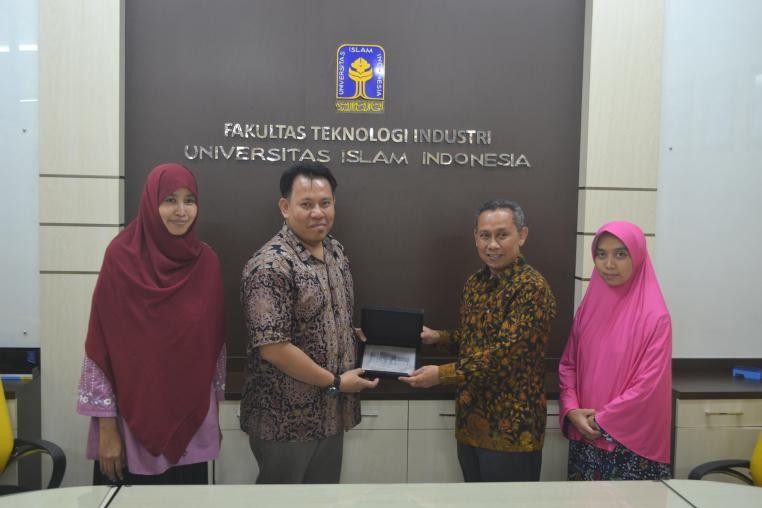 Studi Banding FTI - Studi Banding Fakultas Teknik Universitas Widyatama ke Universitas Islam Indonesia, Yogyakarta