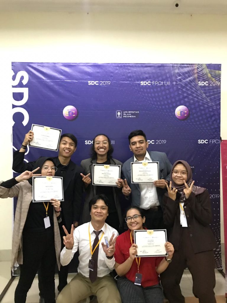 WhatsApp Image 2019 07 08 at 13.42.55 768x1024 - Widyatama Students Participate in the National Diplomacy Competition at UII