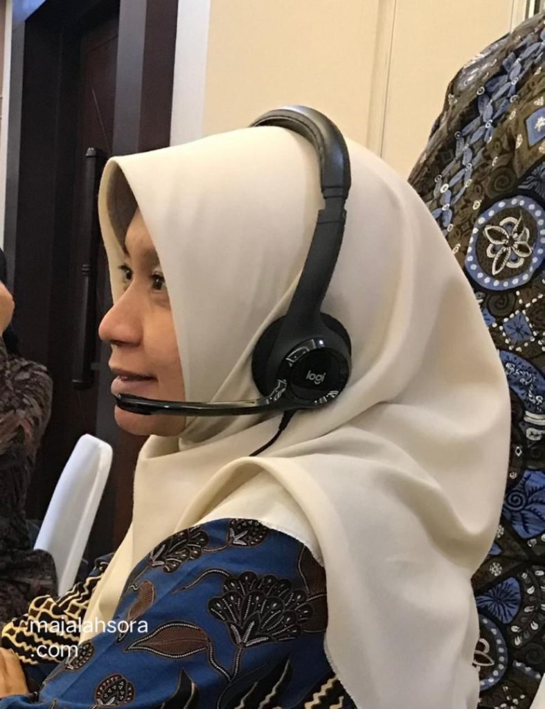 Verani Dosen Teknik Industri Universitas Widyatama Bandung 787x1024 - Pelaku UMKM di Kelurahan Margasari Terbuka Wawasannya Setelah Mengikuti Kegiatan Pengabdian Kepada Masyarakat Prodi Teknik Industri UTama