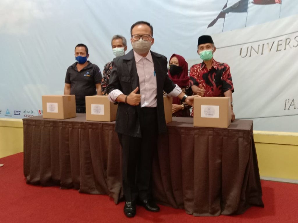 WhatsApp Image 2021 08 02 at 22.28.08 1024x768 - Dies Natalis UTama PTS Ranking Ke-1 Di Kota Bandung; Bantu Pemerintah Dan Warga Saat Pandemi