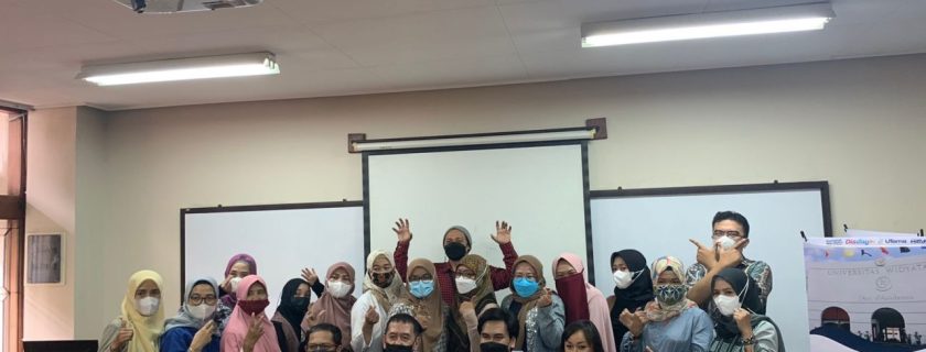 Menghadapi Era Society 5.0, Dosen UTama Mendukung Pemberdayaan UMKM di Kota Bandung
