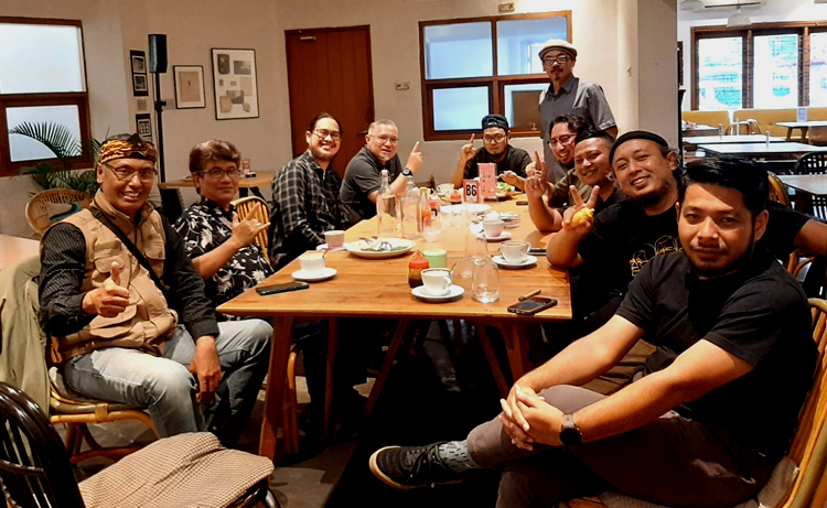 008 Makan bersama OKYES - Universitas Widyatama Bandung kenalkan Kampus Merdeka ke Universiti Teknologi MARA Malaysia