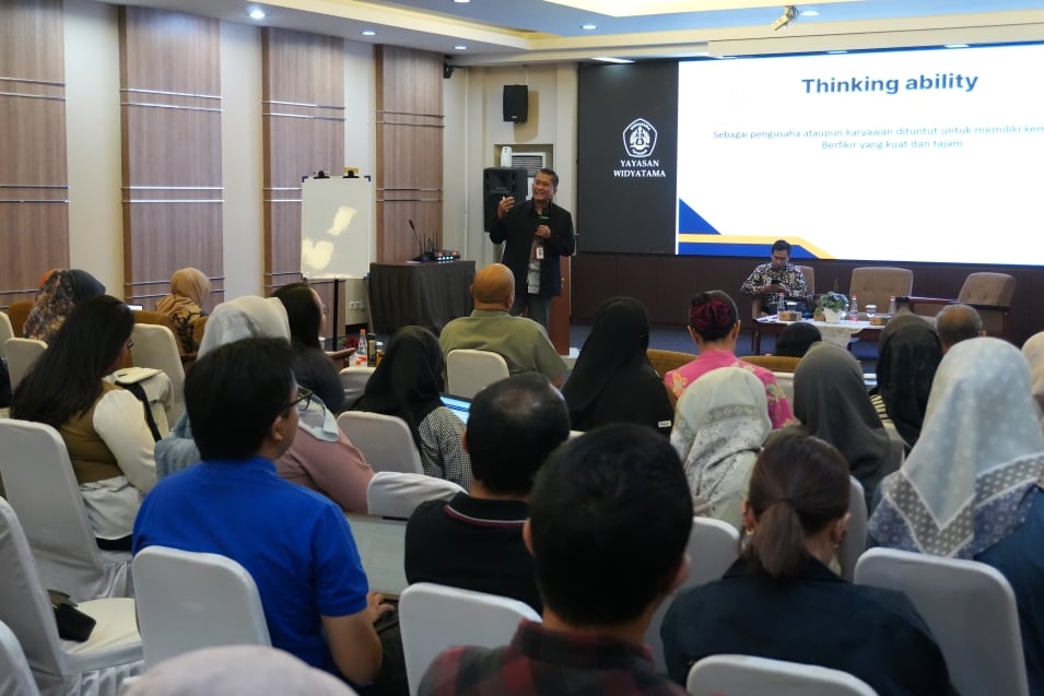 kuliah umum Magister Manajemen Universitas Widytama