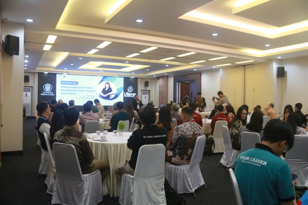 menciptakan lulusan siap kerja