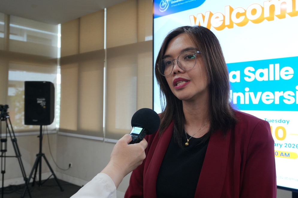 Kuliah umum internasional Universitas Widyatama oleh dosen tamu De La Salle Lipa. 